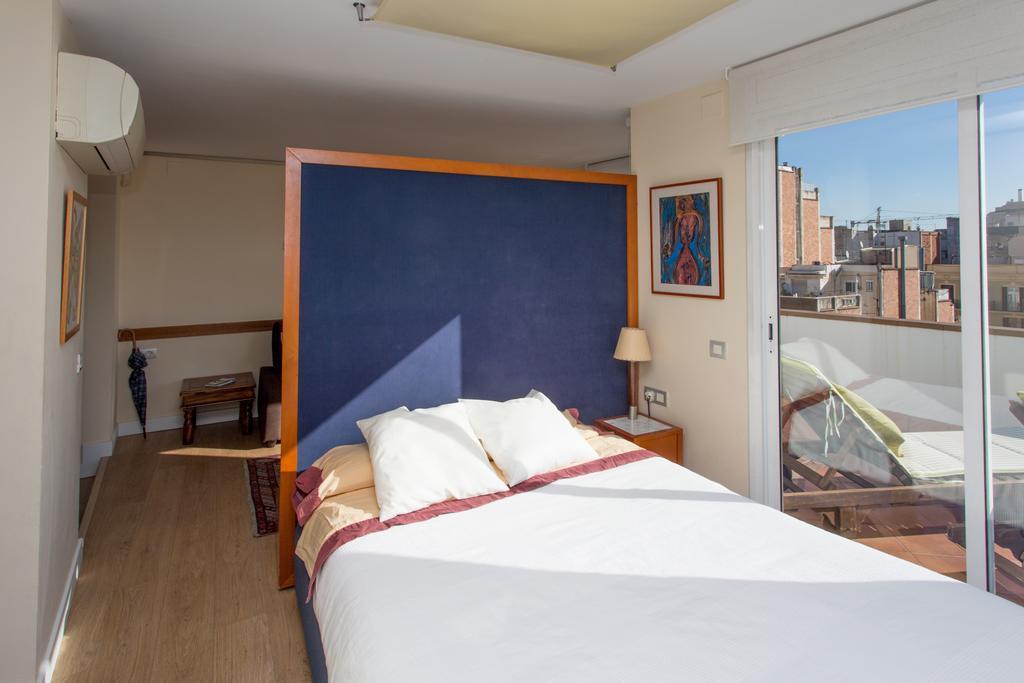 Gaudi Views Apartment Barcelona Exterior photo